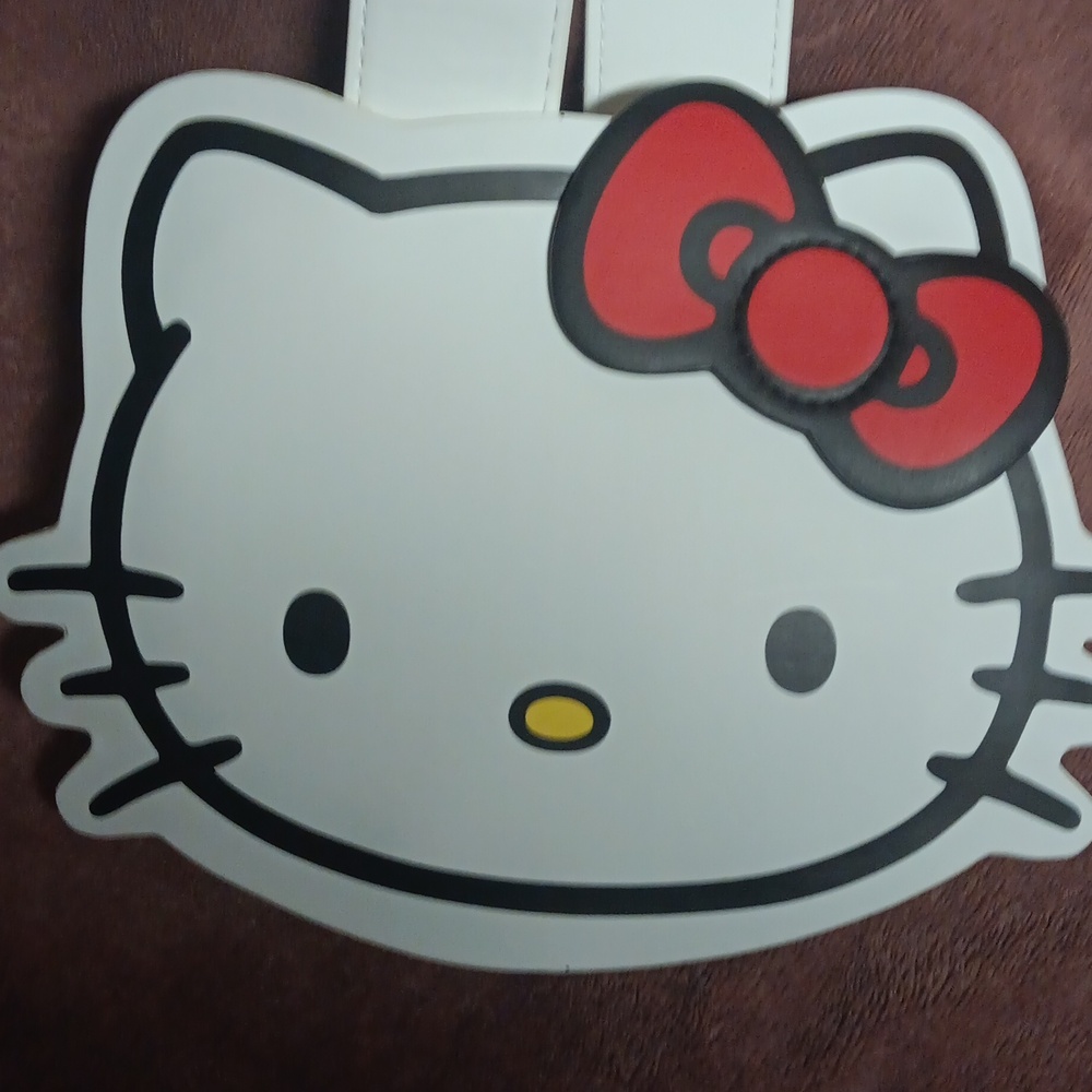 Hello Kitty - Picture 2 of 5